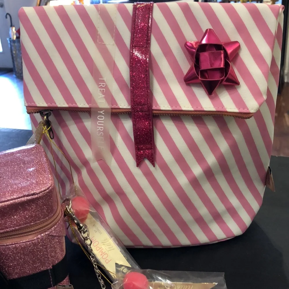 Crossbody Glitter Bag and matching Makeup Bag - Picture 3 of 5